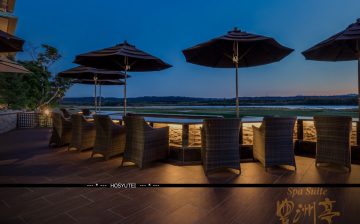 太古の湧き水温泉 × 鮮やか系アースカラーの作務衣