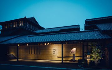 海に灯台があるように、  川には灯屋があります-灯屋　迎帆楼-